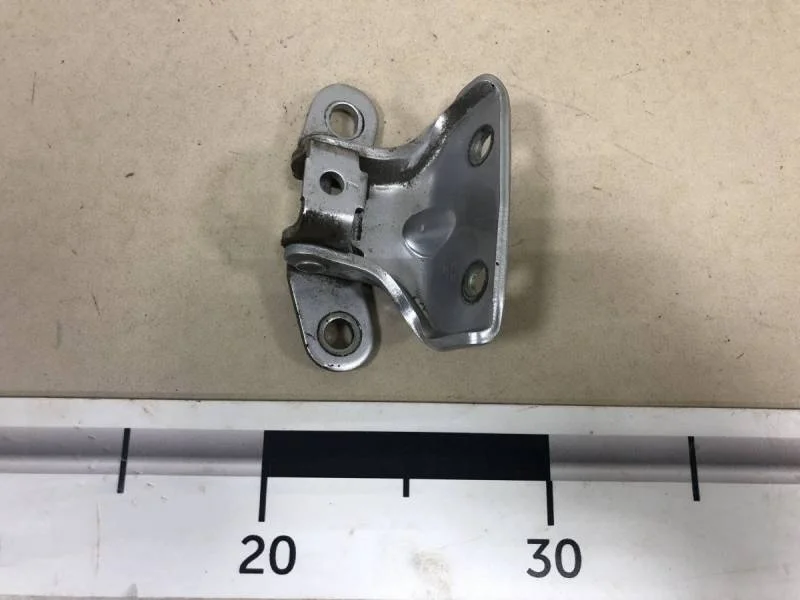 Петля двери задней левой верхняя Hyundai ix35 (LM) 2010-2015