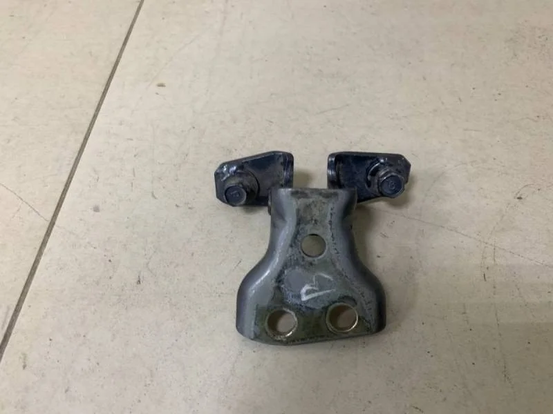 Петля двери задней левой верхняя Mitsubishi Lancer 9  (CS/Classic) 2000-2011