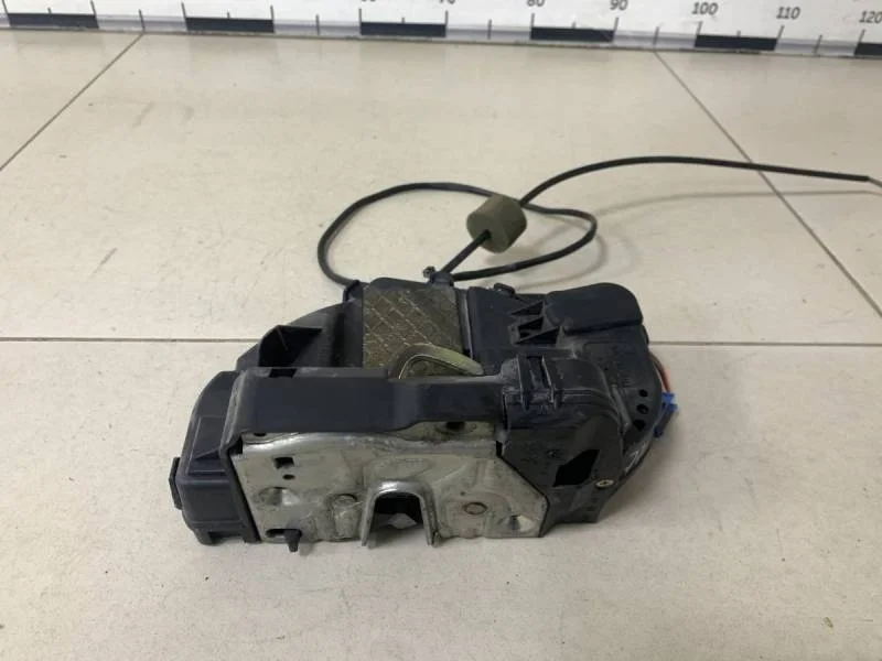 Замок двери задней правой Mercedes-Benz E-Class (W211) 2002-2009