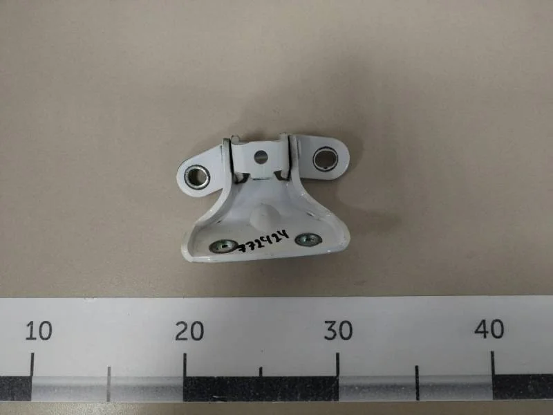 Петля двери задней левой верхняя Hyundai ix35 (LM) 2010-2015