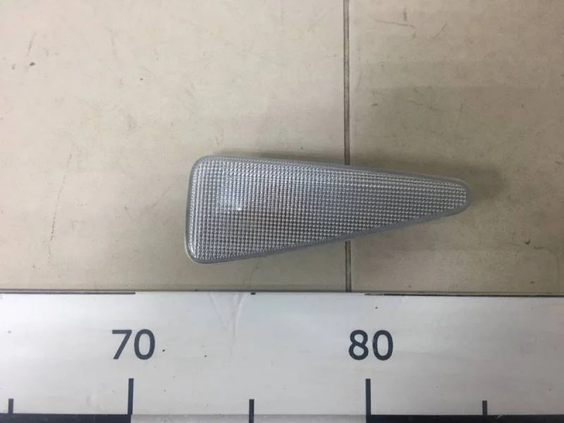 Повторитель на крыло Renault Sandero 2009-2014