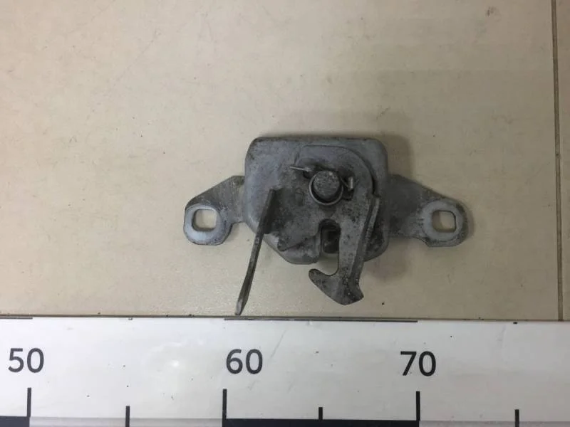 Замок капота Renault Sandero 2009-2014