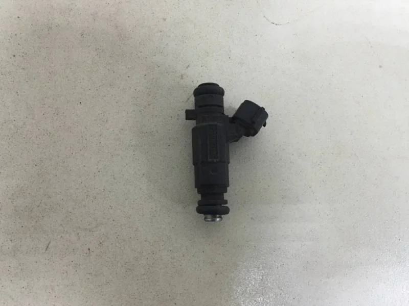 Форсунка инжекторная электрическая Audi A8 (D3, 4E) 2002-2010