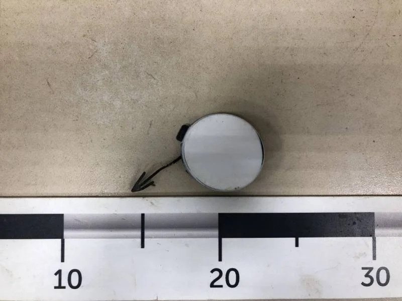 Заглушка буксировочного крюка Volkswagen Polo (Sed RUS) 2011>