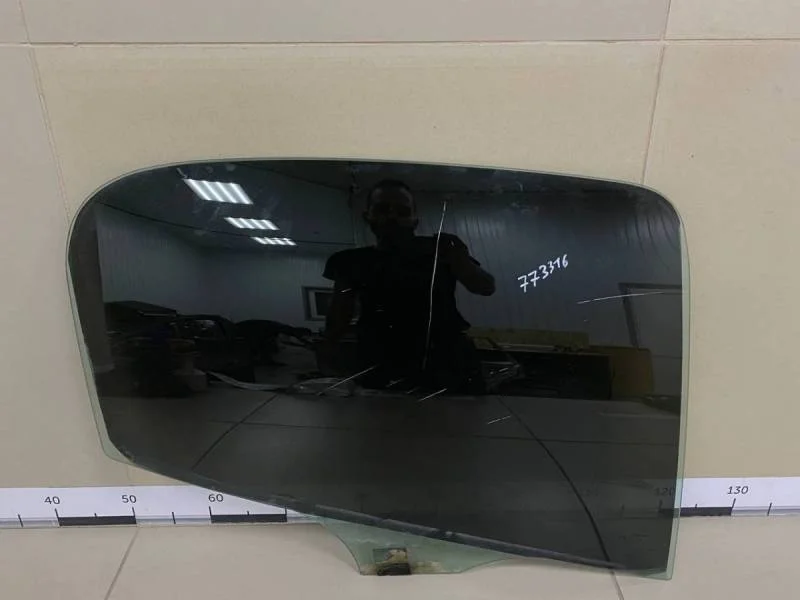 Стекло двери задней правой Peugeot 206 1998-2012