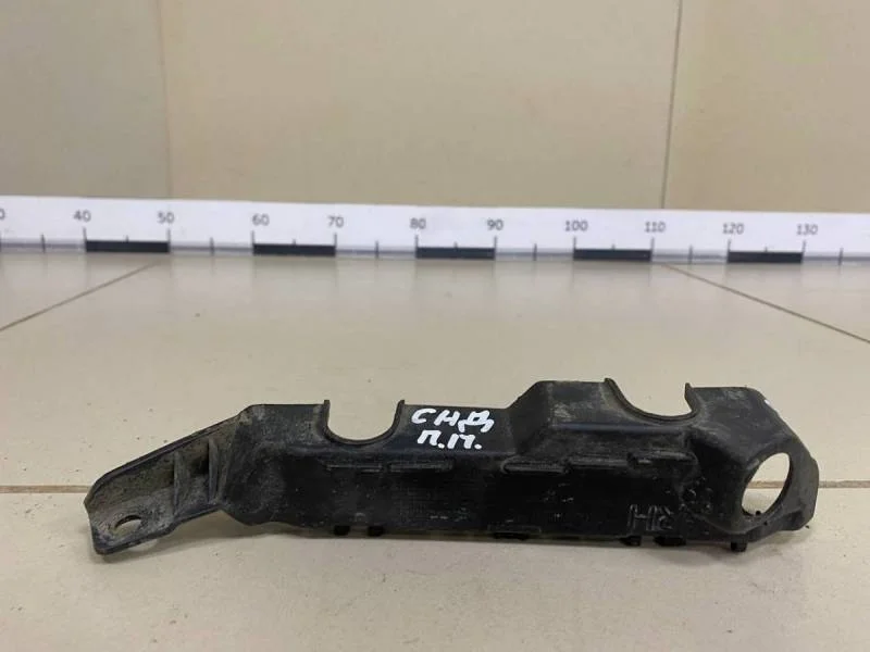 Кронштейн переднего бампера правый Kia Ceed (JD) 2012-2018