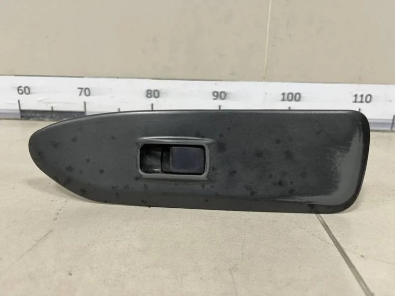 Кнопка стеклоподъемника Mitsubishi Lancer 9  (CS/Classic) 2000-2011