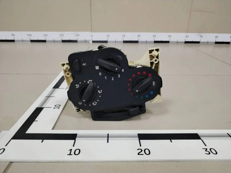 Блок управления отопителем Renault Logan (1) 2005-2014