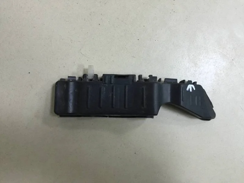 Кронштейн переднего бампера левый Hyundai Solaris 2010-2017