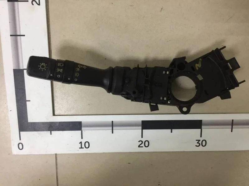 Переключатель поворотов подрулевой Kia Sportage 3 (SL) 2010-2015