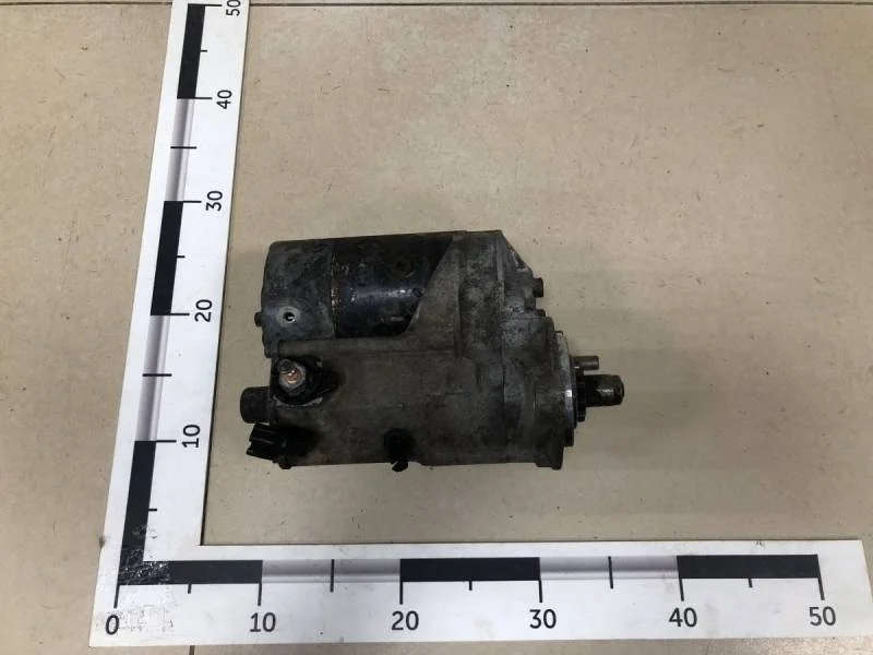 Стартер Toyota Hilux 2015>