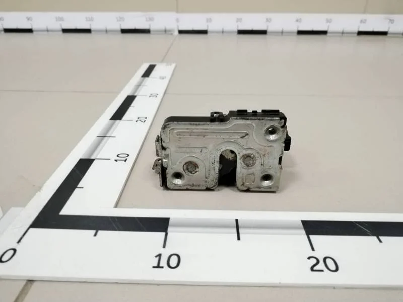 Замок двери передней правой Renault Logan (1) 2005-2014