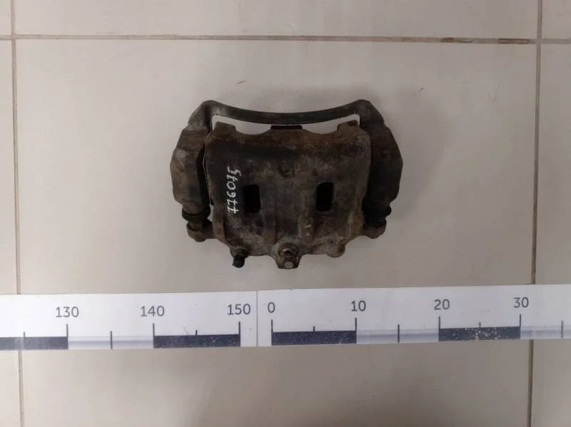 Суппорт передний левый Chevrolet Captiva (C100) 2006-2011