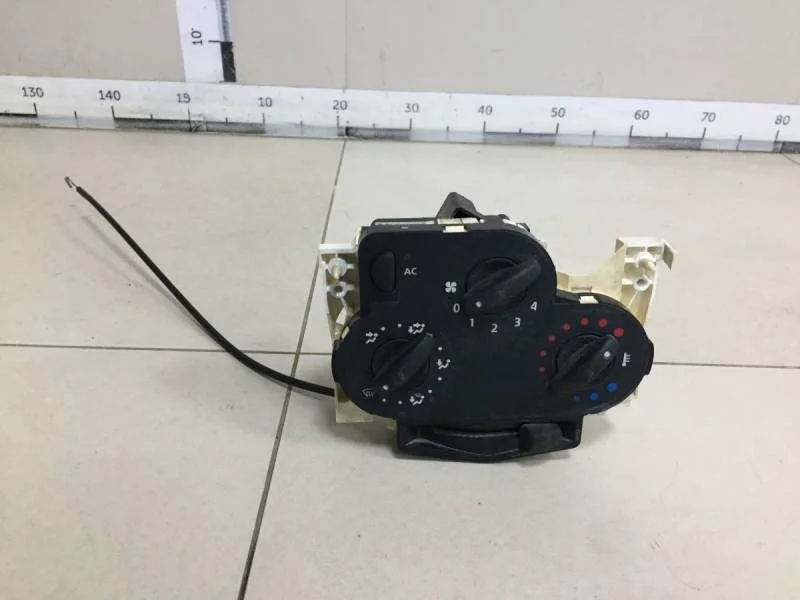 Блок управления отопителем Renault Logan (1) 2005-2014