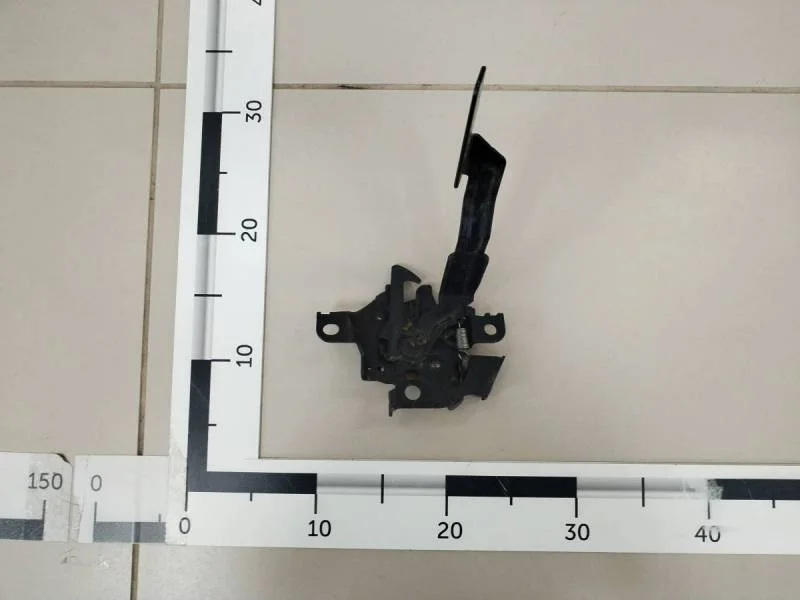 Замок капота Toyota Rav 4 (A40) 2013>