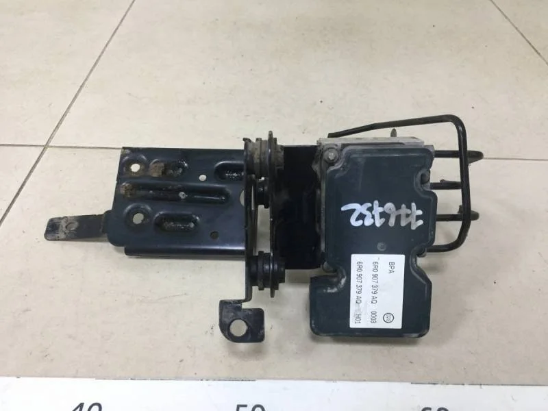 Блок ABS (насос) Volkswagen Polo (Sed RUS) 2011>