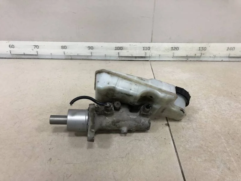 Цилиндр тормозной главный Ford Focus 2 (DA) 2005-2008