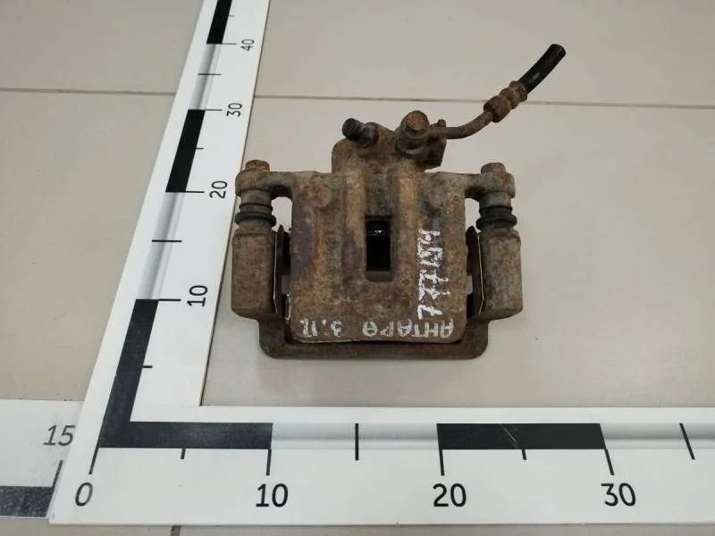 Суппорт задний правый Opel Antara 2007-2015