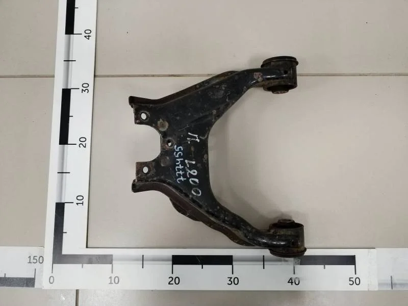 Рычаг передний верхний правый Mitsubishi L200 (KB) 2006-2016