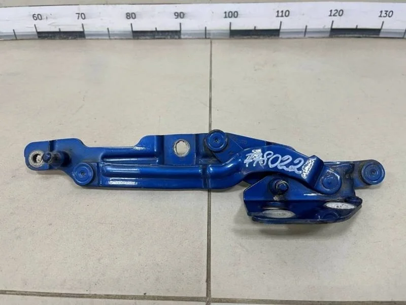 Петля крышки багажника Volkswagen Passat B5 2000-2005