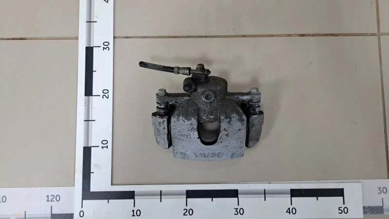 Суппорт передний правый Volkswagen Polo (Sed RUS) 2011>