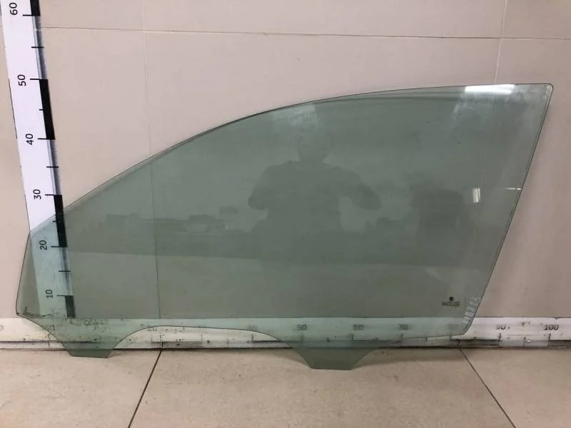 Стекло двери передней левой Skoda Superb 2002-2008