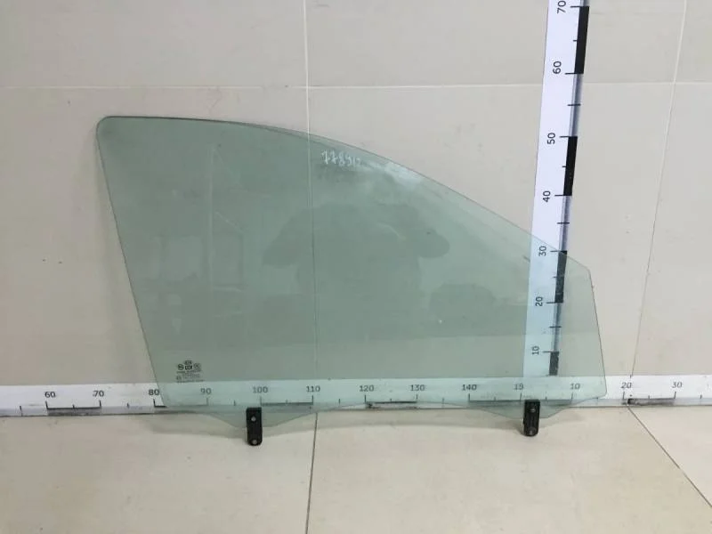 Стекло двери передней правой Kia Sorento (BL, JC) 2002-2009