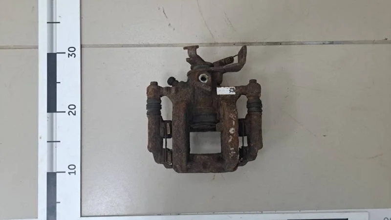 Суппорт задний правый Opel Astra J 2010-2017