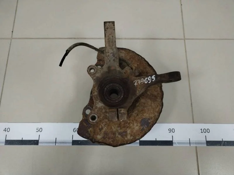 Кулак поворотный передний правый Mitsubishi Lancer 9  (CS/Classic) 2000-2011