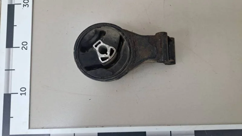 Опора двигателя задняя Chevrolet Cruze (J300) 2009-2016