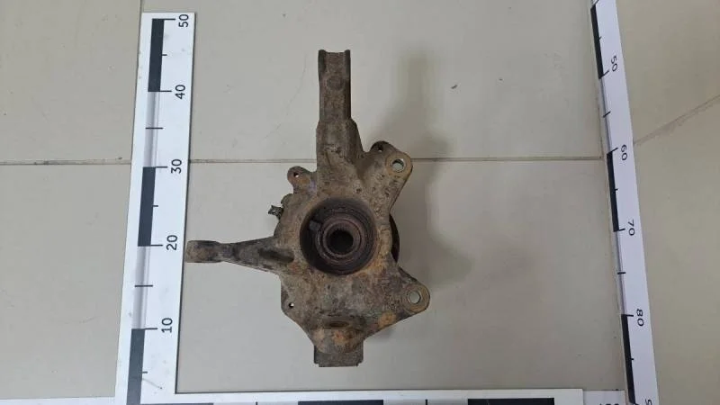 Кулак поворотный передний левый Renault Megane (3) 2009-2016