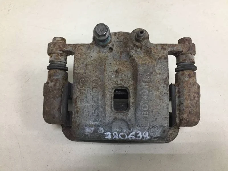 Суппорт задний правый Kia Sorento (XM) 2009>