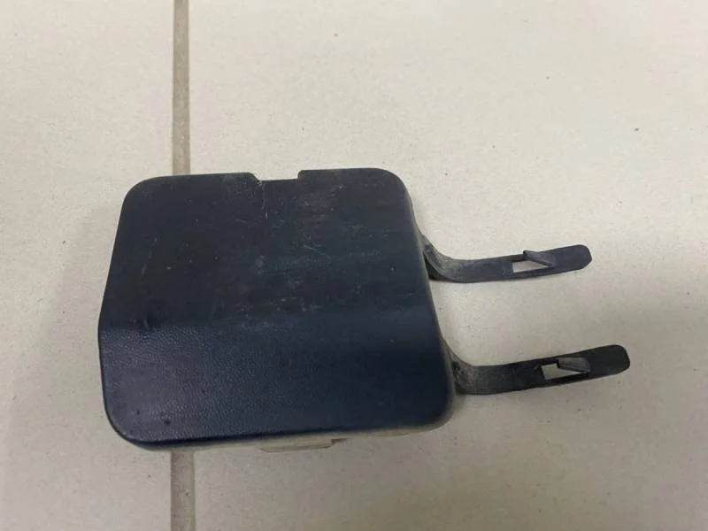 Заглушка буксировочного крюка Renault Sandero 2009-2014