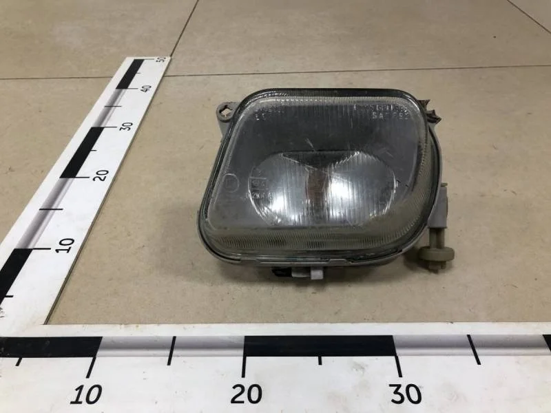 Фара противотуманная левая Mercedes-Benz E-Class (W210) 1995-2002