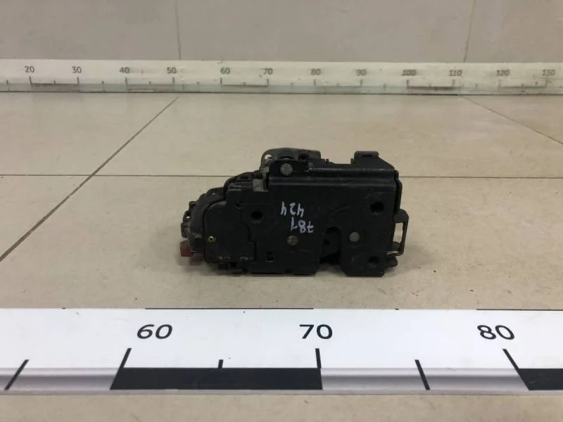 Замок двери задней правой Volkswagen Jetta (1K) 2006-2011