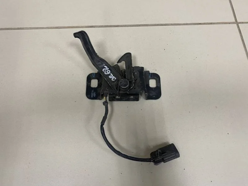 Замок капота Opel Astra J 2010-2017