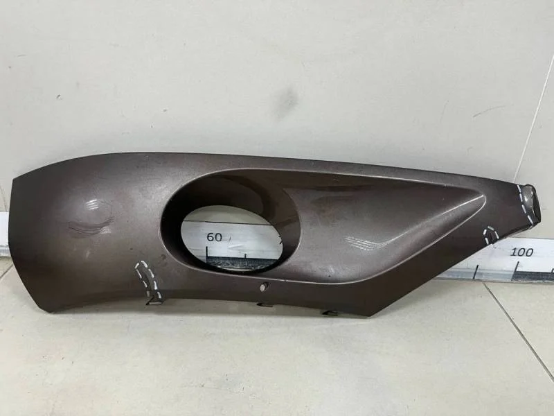 Рамка противотуманной фары правой Volkswagen Touareg (7P) 2010>