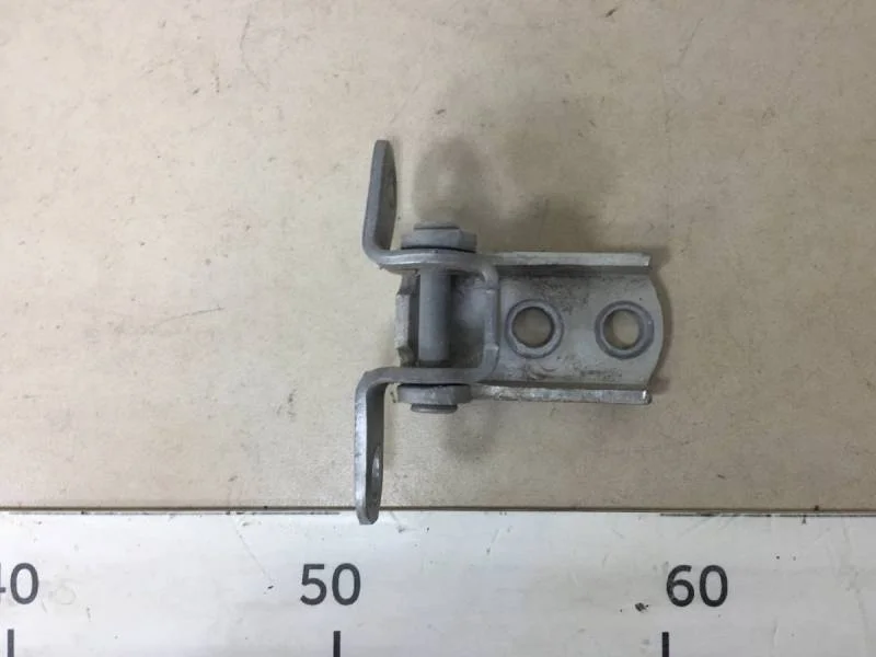 Петля двери задней левой нижняя Toyota Camry (XV30) 2001-2006