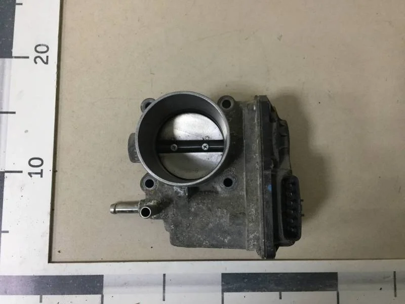 Заслонка дроссельная электрическая Toyota Corolla E150 2006-2013