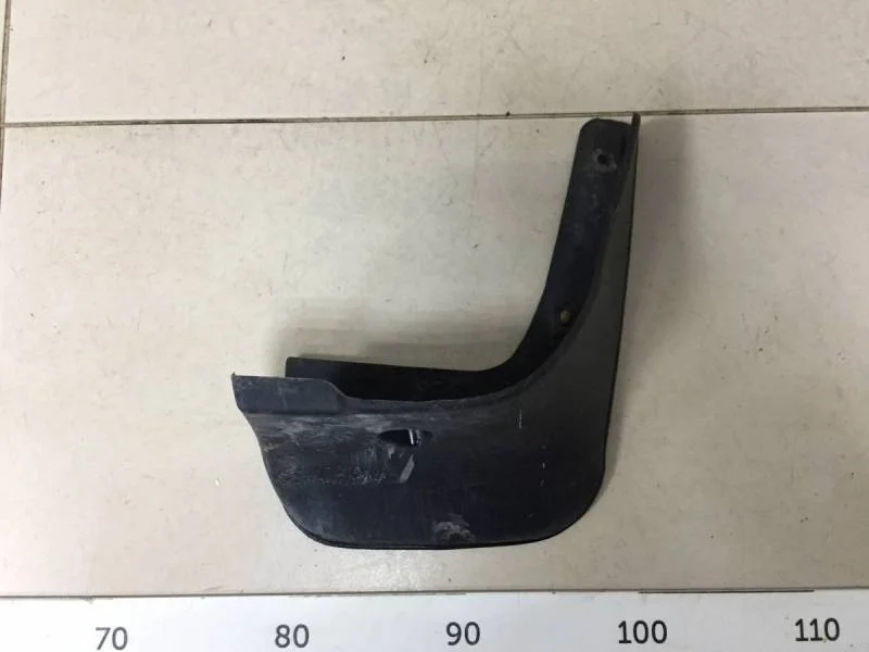 Брызговик задний правый Toyota Corolla E150 2006-2013