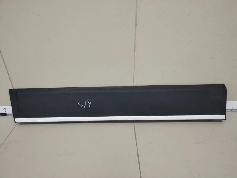 Накладка двери передней левой Volvo XC70 Cross Country 2007-2016