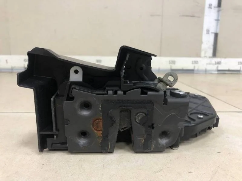 Замок двери передней правой Ford C-MAX 2003-2010