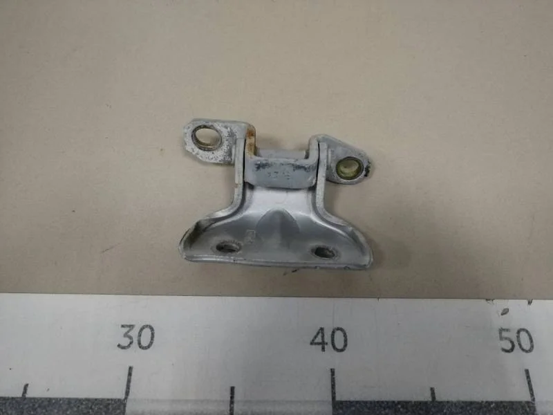 Петля двери задней правой верхняя Hyundai Elantra (XD) 2000-2005