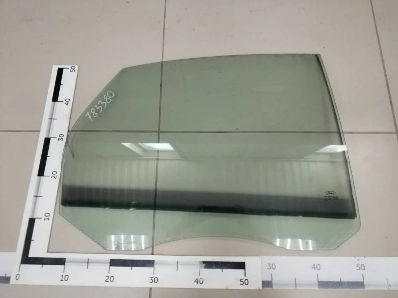 Стекло двери задней правой Ford Focus 2 (DB) 2008-2011