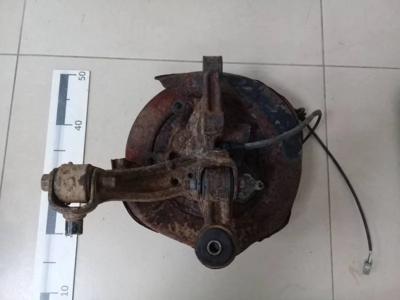 Кулак поворотный задний левый Toyota Camry (V40) 2006-2011