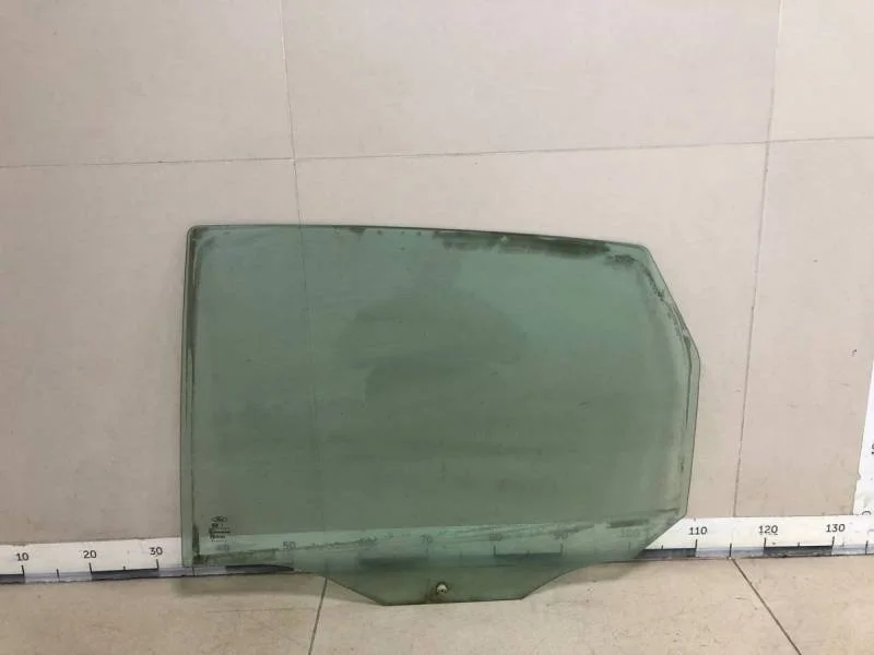 Стекло двери задней левой Ford Focus 1 1998-2004