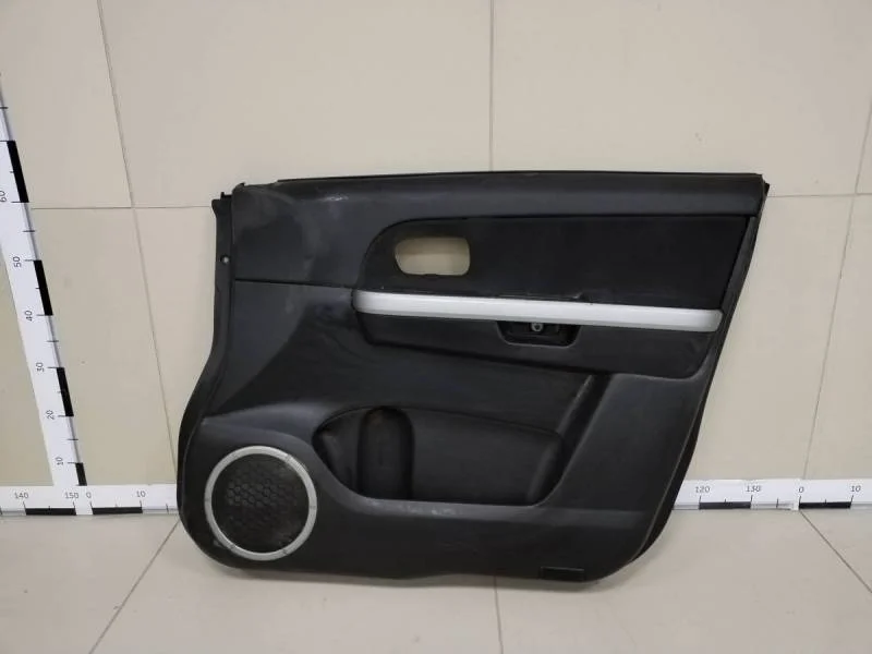 Обшивка двери передней правой Suzuki Grand Vitara 2005-2015