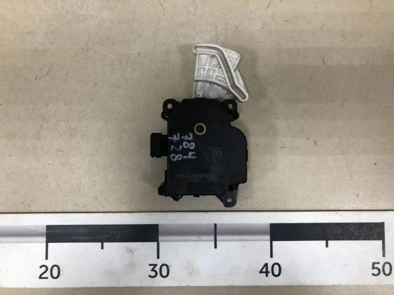 Моторчик заслонки печки Toyota Auris (E150) 2006-2012