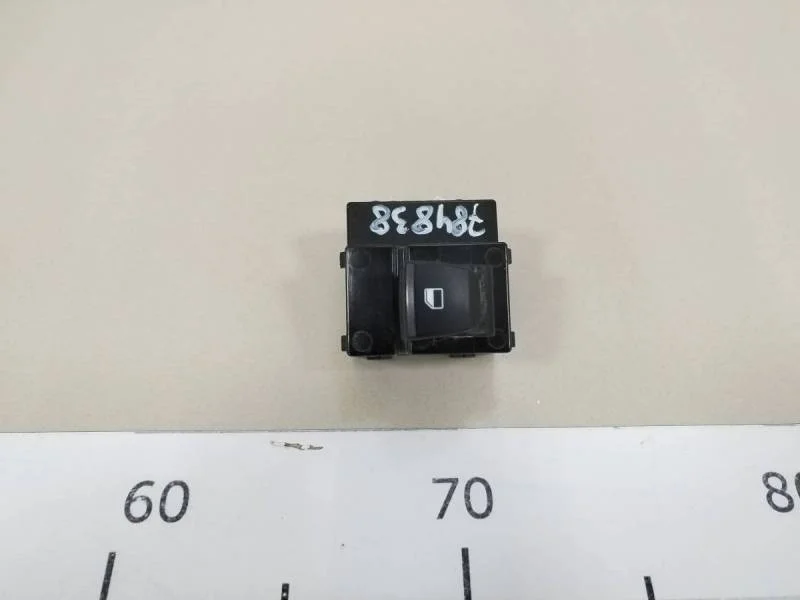 Кнопка стеклоподъемника Hyundai Solaris 2017>