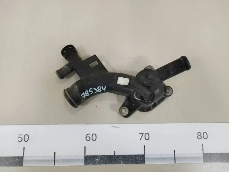 Фланец двигателя системы охлаждения Opel Astra J 2010-2017